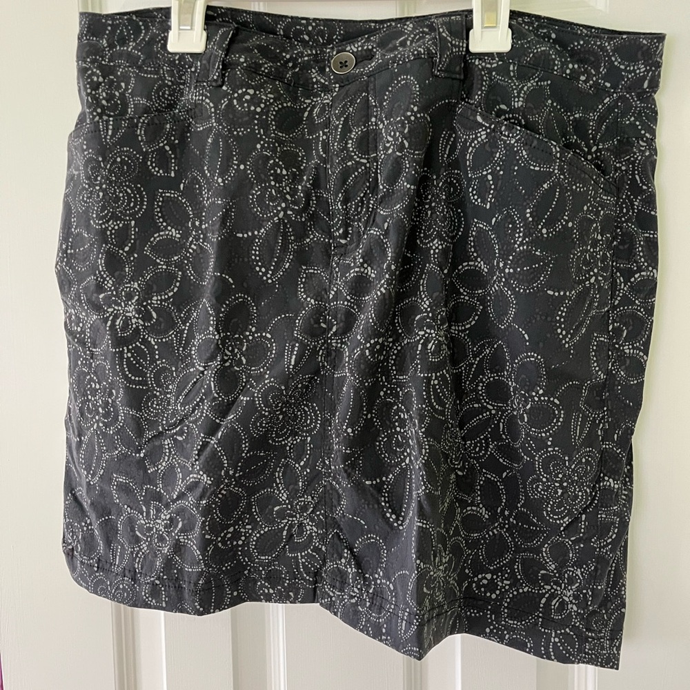 Eddie Bauer Black Floral Skort